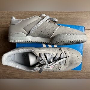 Yeezy powerphase calabasas M6.5/W8 NWT